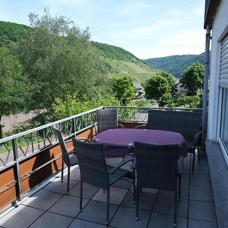 Weingut & Gaestehaus Mees Apartment Briedel Exterior photo
